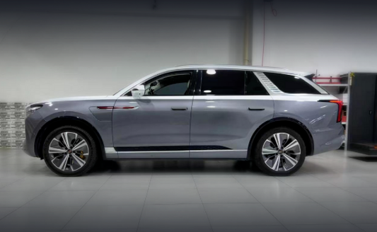 Hongqi E-HS9 electric SUV fitted with the TTSPORT Classic 8703S big brake kit behind factory wheels