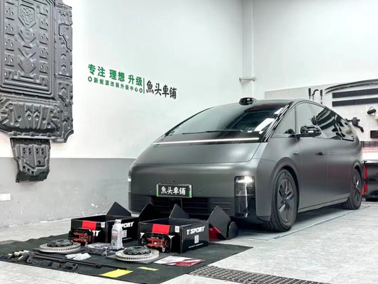 Li Auto Mega front wheel fitted with TTSPORT Mono EMB6 six-piston big brake kit and 355mm rotor