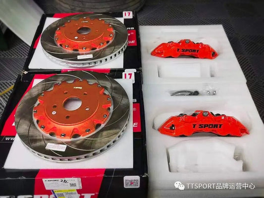 Toyota Camry TNGA sedan fitted with the TTSPORT 8703 six-piston big brake kit behind 19-inch wheels