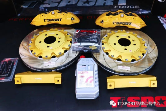 Cadillac CT4 fitted with a TTSPORT 8657 forged six-piston big brake kit behind 19-inch wheels