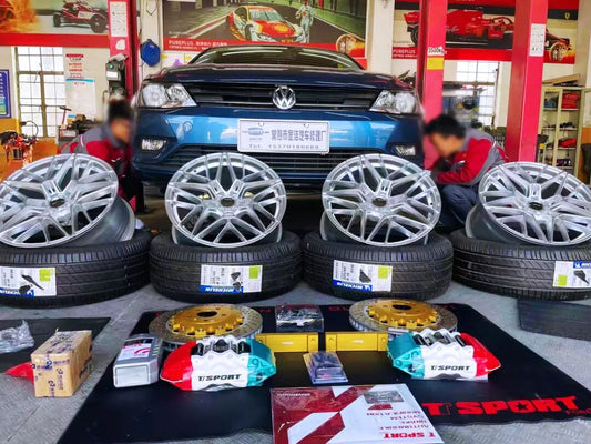 Volkswagen Lamando fitted with TTSPORT 9040 forged six-piston big brake kit behind an 18-inch wheel