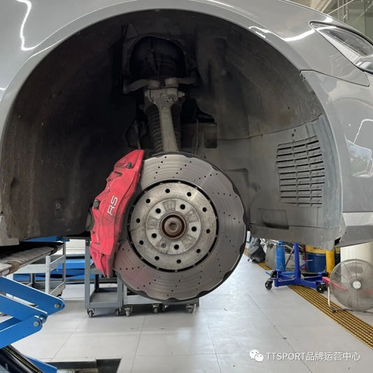 Audi RS6 fitted with a TTSPORT ten-piston front big brake kit and carbon-ceramic rotor