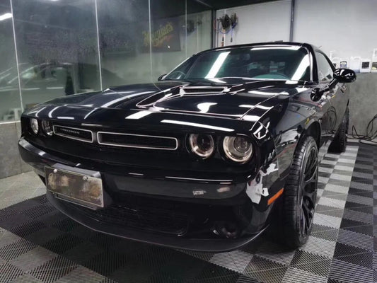 Dodge Challenger front end fitted with the TTSPORT Classic 8703 six-piston big brake kit