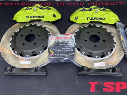 Toyota Highlander fitted with a TTSPORT Classic 8657 big brake kit caliper and rotor