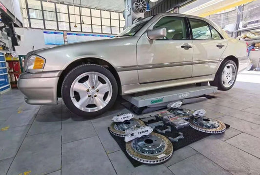 Mercedes-Benz W210 E-Class fitted with a TTSPORT 8611 forged six-piston front big brake kit