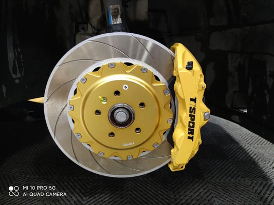 Volkswagen Magotan fitted with TTSPORT 8703 six-piston big brake kit behind a 19-inch wheel