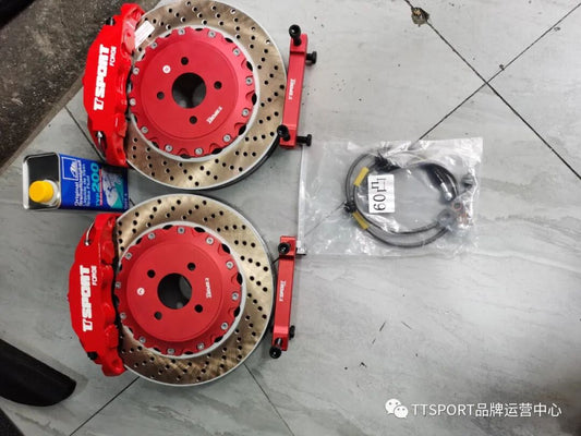 Suzuki Swift fitted with TTSPORT 5440 forged four-piston big brake kit behind a 17-inch wheel