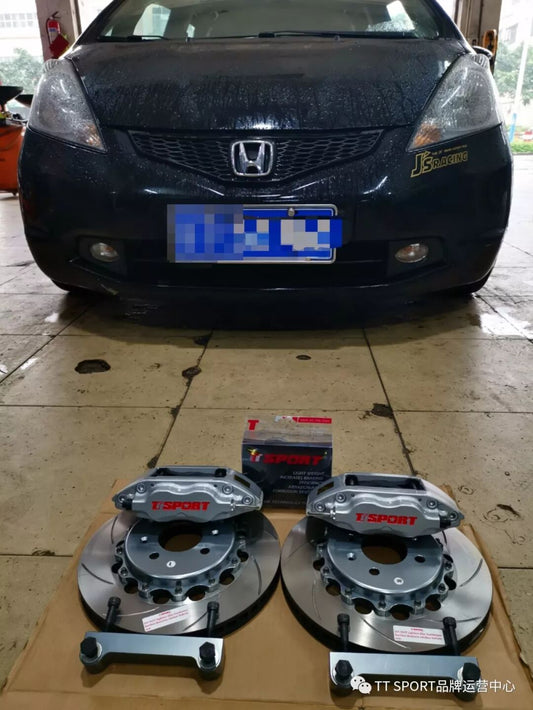 Honda Fit/Jazz GE8 front wheel fitted with TTSPORT Classic 7609 four-piston big brake kit