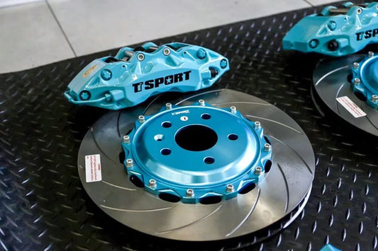 Skoda Kodiaq fitted with a TTSPORT 9040 six-piston big brake kit in custom Tiffany blue behind 19-inch wheels