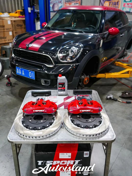 MINI front wheel fitted with TTSPORT Evolution ES6 red forged six-piston big brake kit