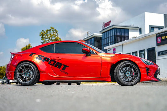 Toyota GT86 running a TTSPORT Mono Series EMB6 front and EMB4 rear big brake kit under its 18-inch wheels